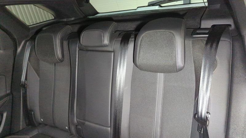 Peugeot 3008 Puretech 130ch s&s eat8 gt + sieges chauffants