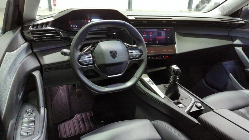 Peugeot 308 Puretech 130ch s&s bvm6 allure pack + sieges chauffants