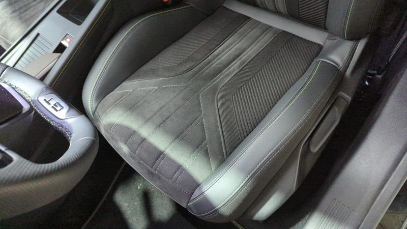 Peugeot 408 Puretech 130 ch s&s eat8 gt + camera 360 + alarme antivol