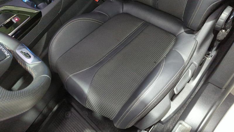 Peugeot 5008 Puretech 130ch s&s eat8 gt + sieges chauffants