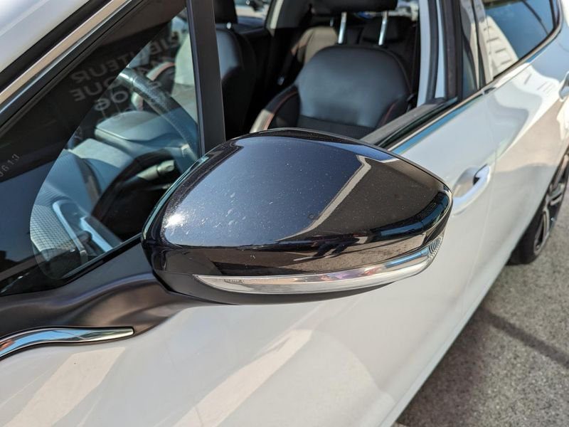 Peugeot 208 1.2i Pure Tech 12V S&S - 110 BERLINE GT Line