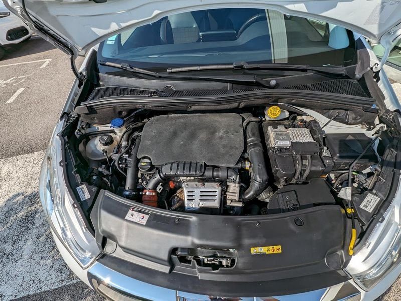 Peugeot 208 1.2i Pure Tech 12V S&S - 110 BERLINE GT Line