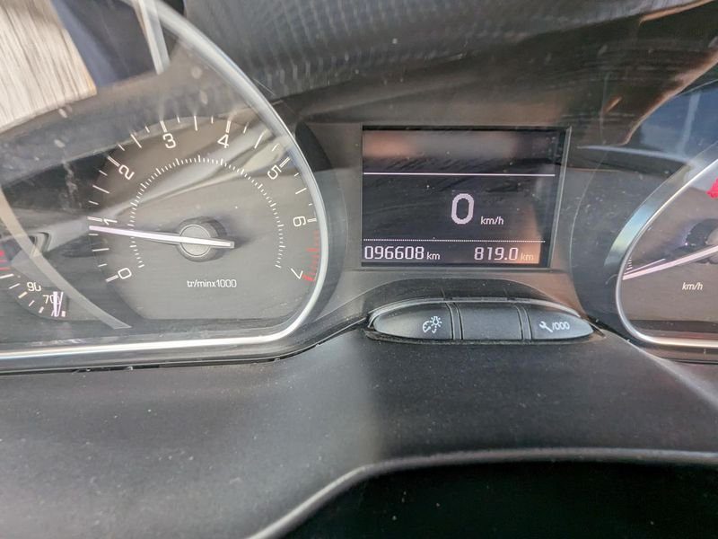 Peugeot 208 1.2i Pure Tech 12V S&S - 110 BERLINE GT Line