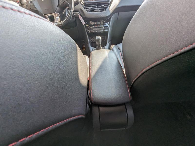 Peugeot 208 1.2i Pure Tech 12V S&S - 110 BERLINE GT Line