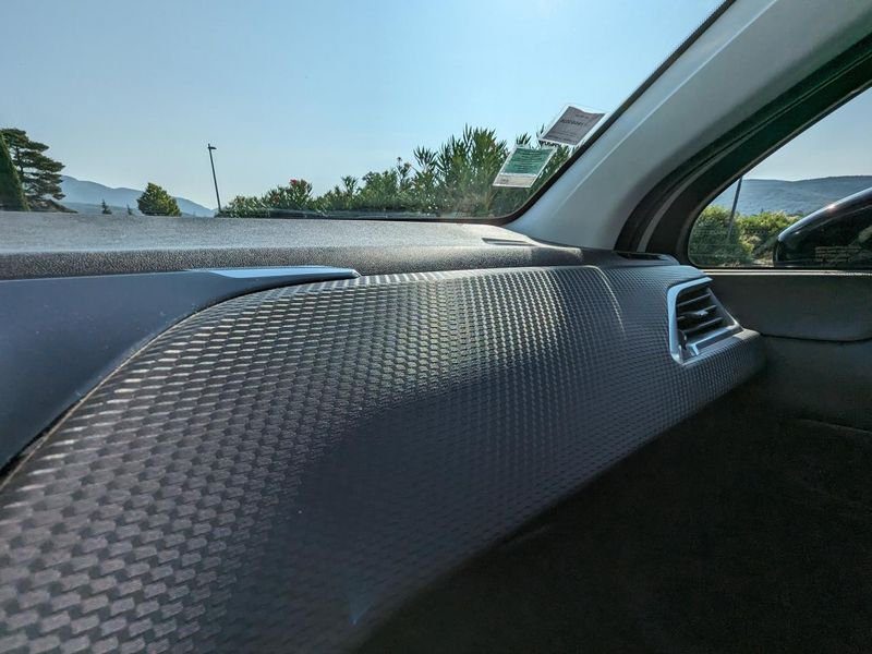 Peugeot 208 1.2i Pure Tech 12V S&S - 110 BERLINE GT Line