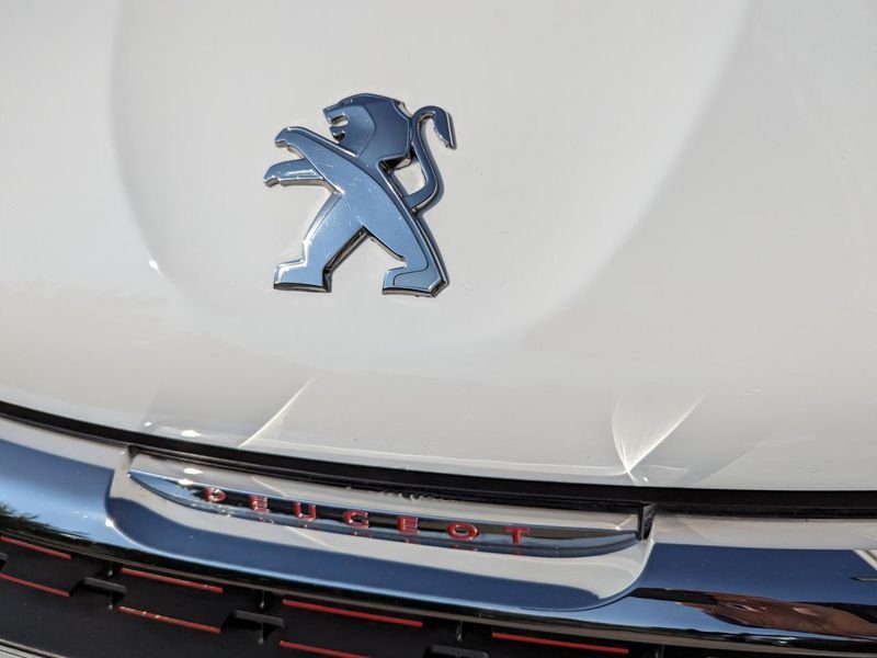 Peugeot 208 1.2i Pure Tech 12V S&S - 110 BERLINE GT Line