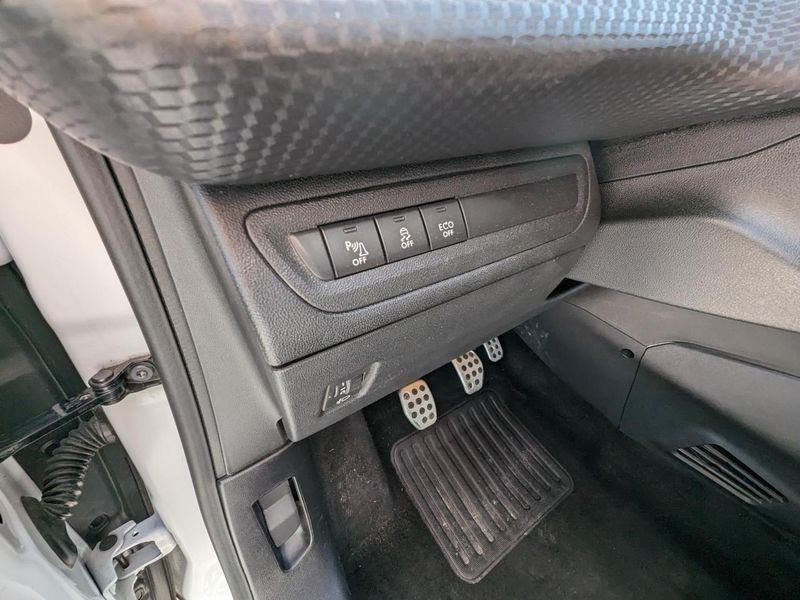 Peugeot 208 1.2i Pure Tech 12V S&S - 110 BERLINE GT Line