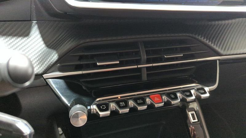 Peugeot 2008 Puretech 130 s&s bvm6 style + camera de recul