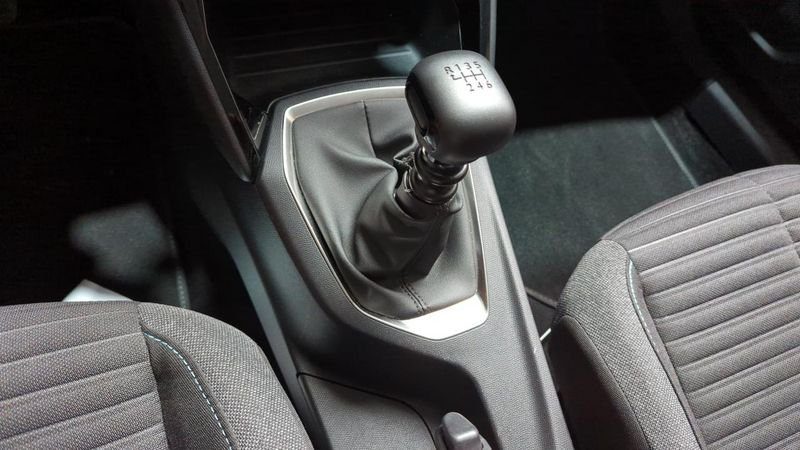 Peugeot 2008 Puretech 130 s&s bvm6 style + camera de recul