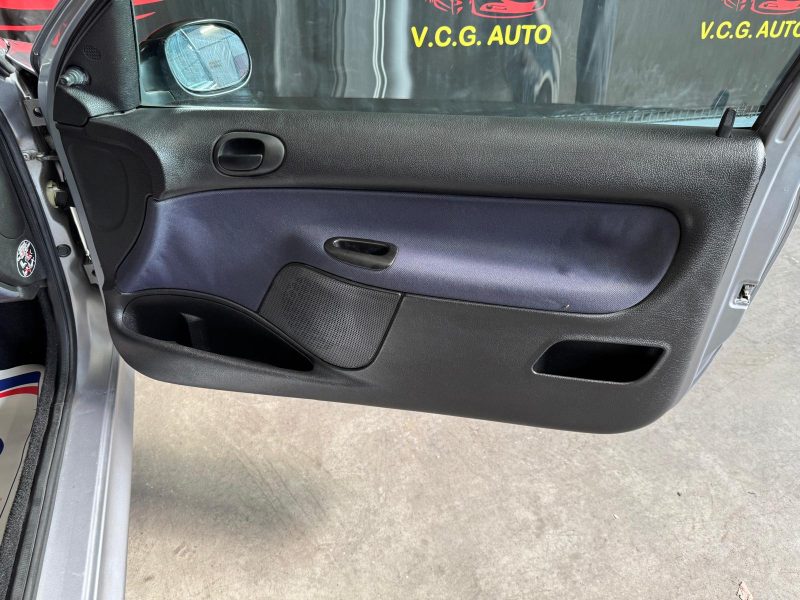 PEUGEOT 206 1.1i 60 Confort 