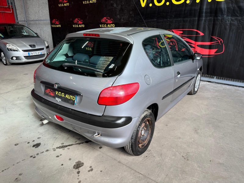 PEUGEOT 206 1.1i 60 Confort 