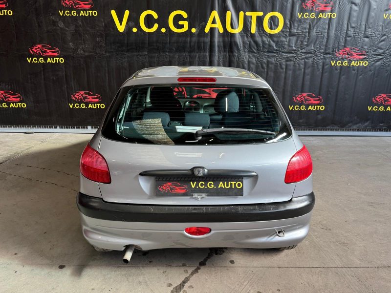 PEUGEOT 206 1.1i 60 Confort 