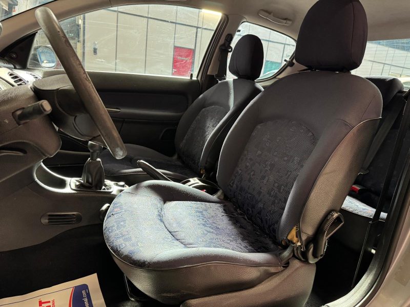 PEUGEOT 206 1.1i 60 Confort 