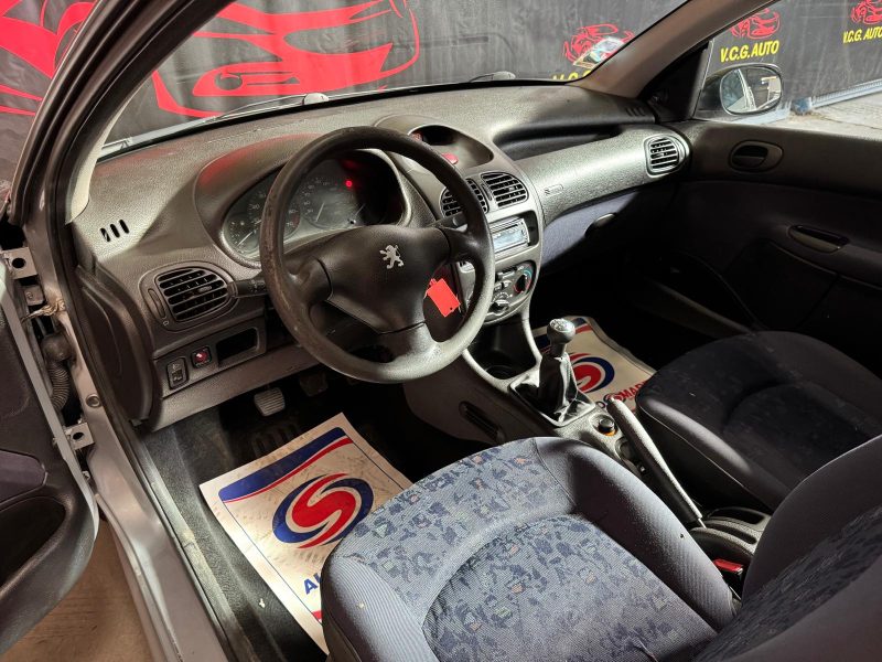 PEUGEOT 206 1.1i 60 Confort 