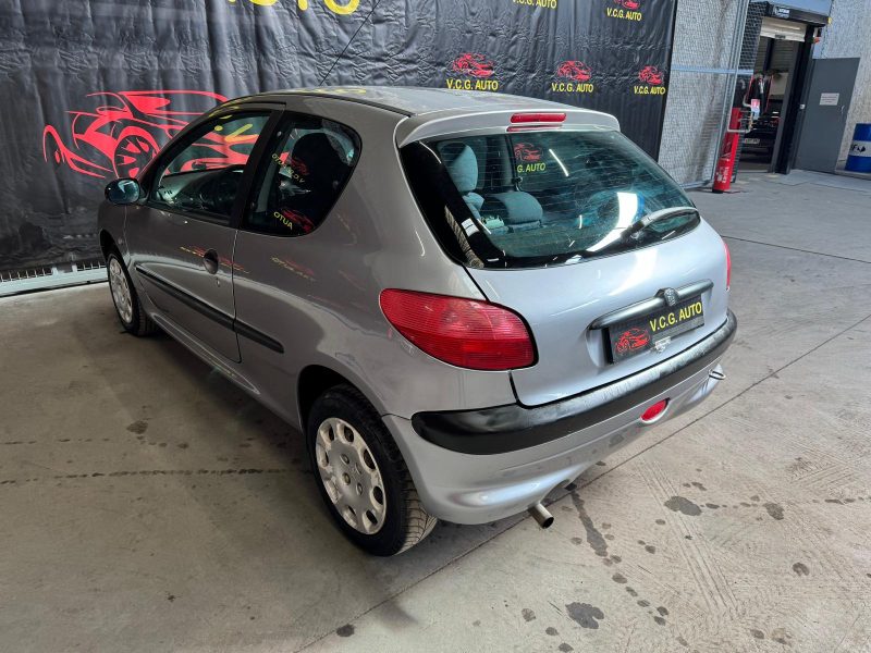 PEUGEOT 206 1.1i 60 Confort 