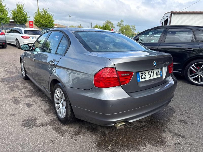 B.M.W. SERIE 3 2011