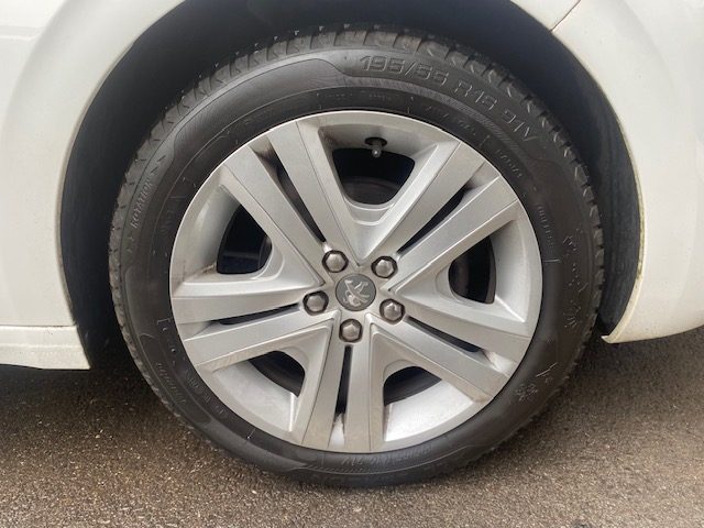 PEUGEOT 208 2018 82ch like 