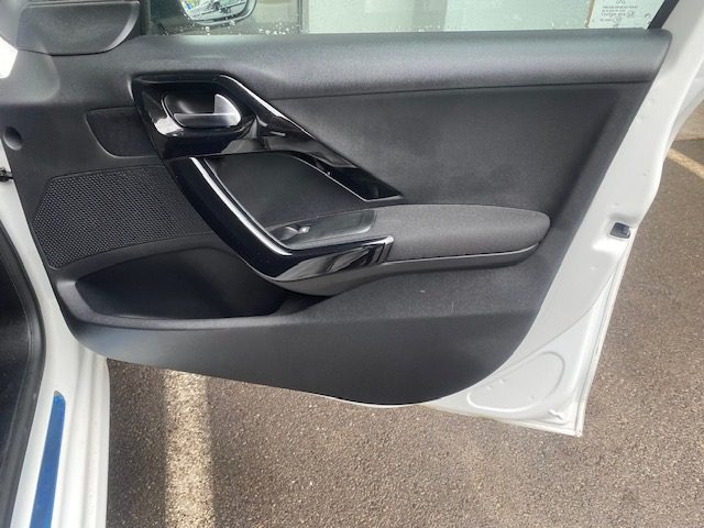 PEUGEOT 208 2018 82ch like 