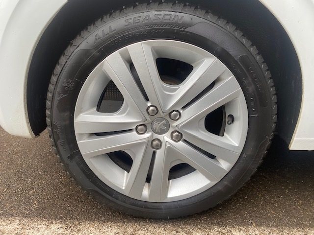 PEUGEOT 208 2018 82ch like 