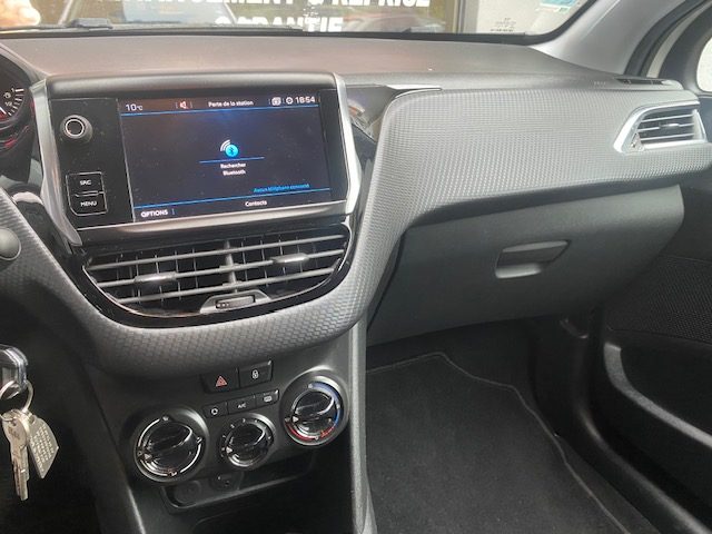 PEUGEOT 208 2018 82ch like 