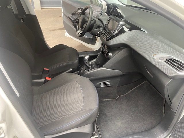 PEUGEOT 208 2018 82ch like 