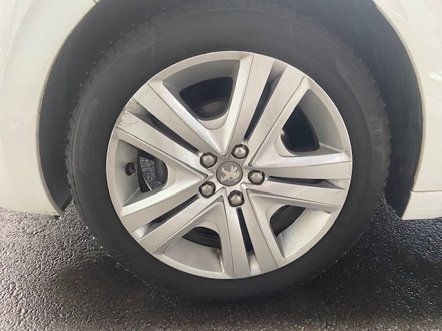 PEUGEOT 208 2018 82ch like 