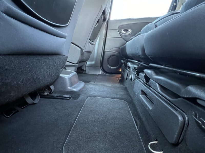 RENAULT SCENIC 3 III 1.5 DCI 110 Cv GPS TOMTOM BLUETOOTH REGULATEUR LIMITEUR - GARANTIE 1 AN