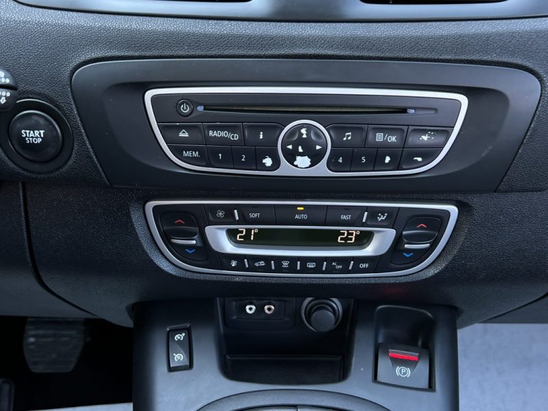 RENAULT SCENIC 3 III 1.5 DCI 110 Cv GPS TOMTOM BLUETOOTH REGULATEUR LIMITEUR - GARANTIE 1 AN