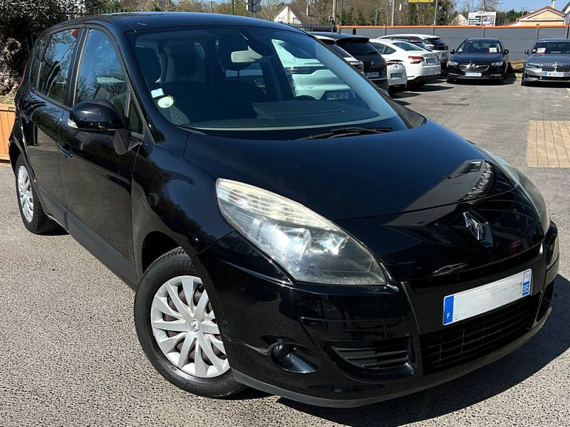 RENAULT SCENIC 3 III 1.5 DCI 110 Cv GPS TOMTOM BLUETOOTH REGULATEUR LIMITEUR - GARANTIE 1 AN