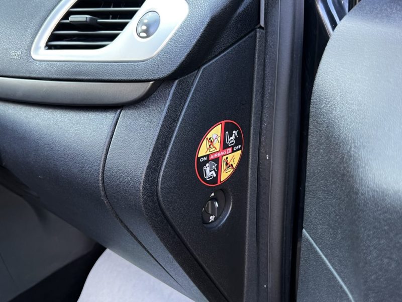 RENAULT SCENIC 3 III 1.5 DCI 110 Cv GPS TOMTOM BLUETOOTH REGULATEUR LIMITEUR - GARANTIE 1 AN