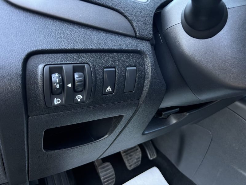 RENAULT SCENIC 3 III 1.5 DCI 110 Cv GPS TOMTOM BLUETOOTH REGULATEUR LIMITEUR - GARANTIE 1 AN