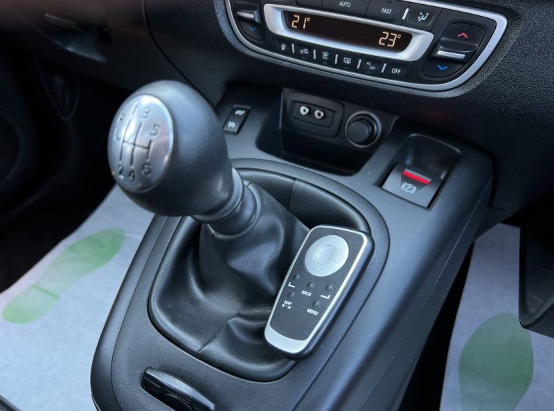 RENAULT SCENIC 3 III 1.5 DCI 110 Cv GPS TOMTOM BLUETOOTH REGULATEUR LIMITEUR - GARANTIE 1 AN