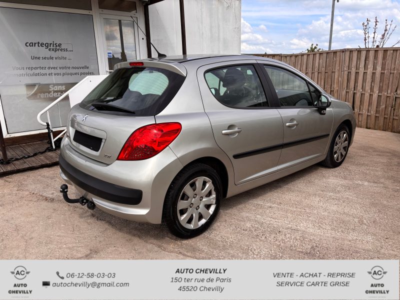 PEUGEOT 207 1.4 HDI 70 Ch Pack Clim/Attelage