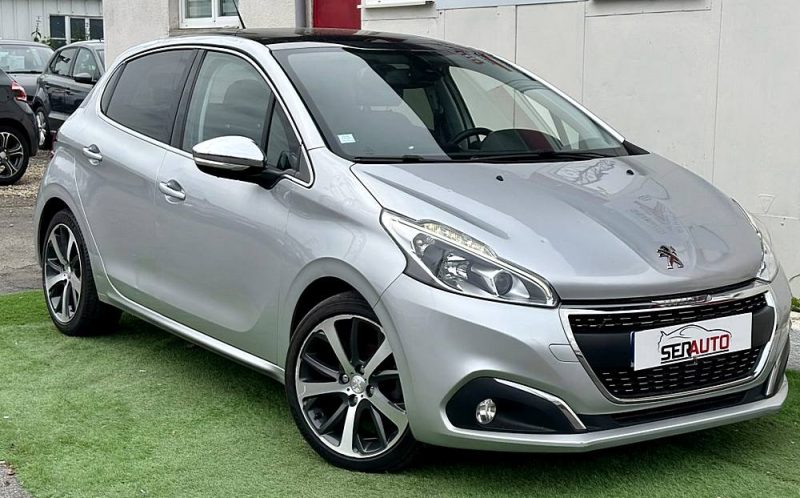 PEUGEOT 208 2015