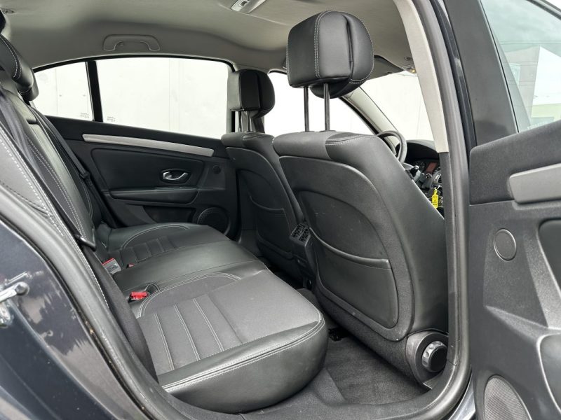 RENAULT LAGUNA III 2.0 DCI 130CV FAP BLACK EDITION - *** REMISE - A PRIX COUTANT !! ***