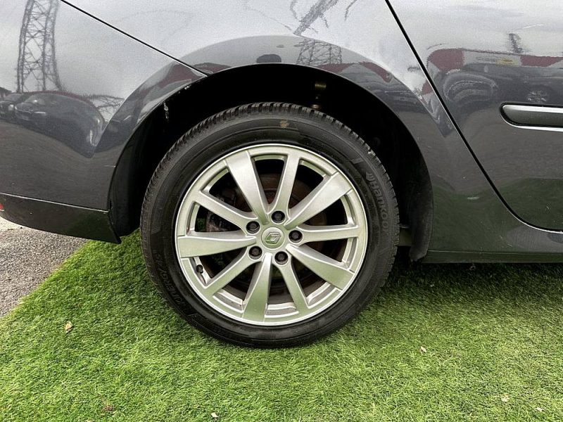 RENAULT LAGUNA III 2.0 DCI 130CV FAP BLACK EDITION - *** REMISE - A PRIX COUTANT !! ***