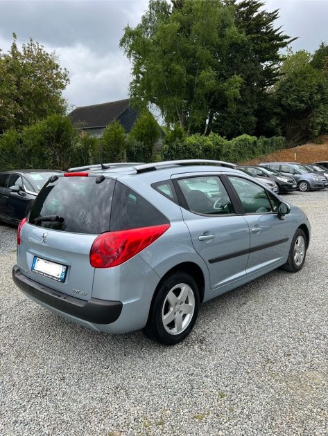 PEUGEOT 207 2010
