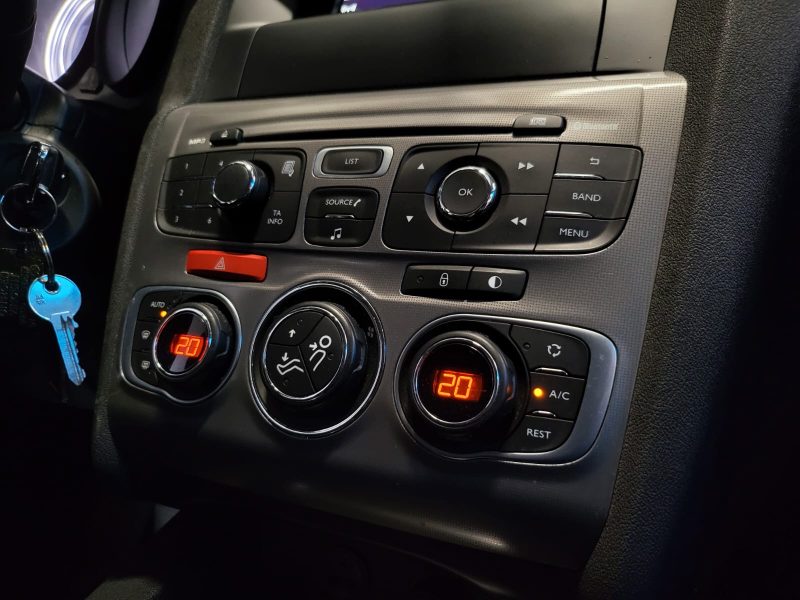 CITROEN C4 1.2 PURE TECH 110cv FEEL / 1ERE MAIN / SUIVI COMPLET CITROEN