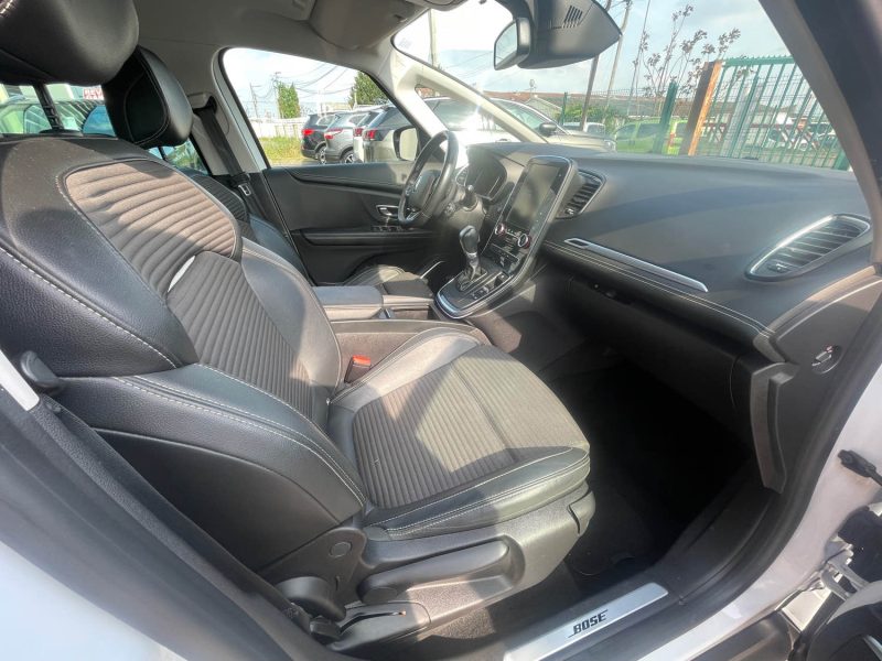 RENAULT SCENIC IV  2020 BOSE BOITE AUTO 1.7 DCI - 120CV 