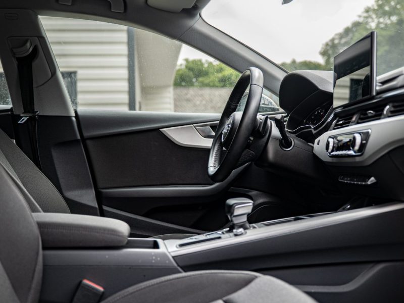 AUDI A5 Sportback 2.0 35 TFSI DESIGN MHEV 150CH S TRONIC 7 - PREMIÈRE MAIN