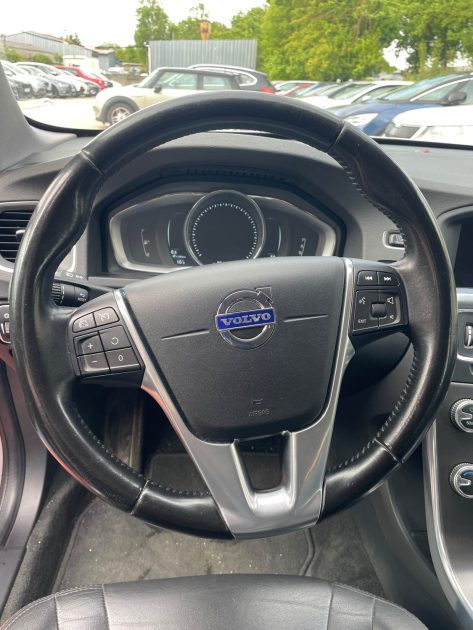 VOLVO V60 2015  2.0 TDi   Geartronic 150 cv Boîte auto