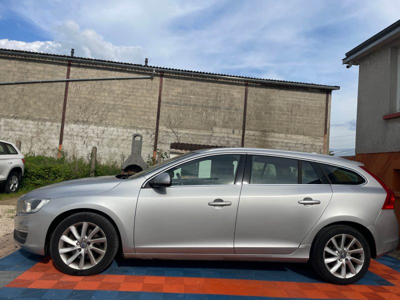 VOLVO V60 2015  2.0 TDi   Geartronic 150 cv Boîte auto