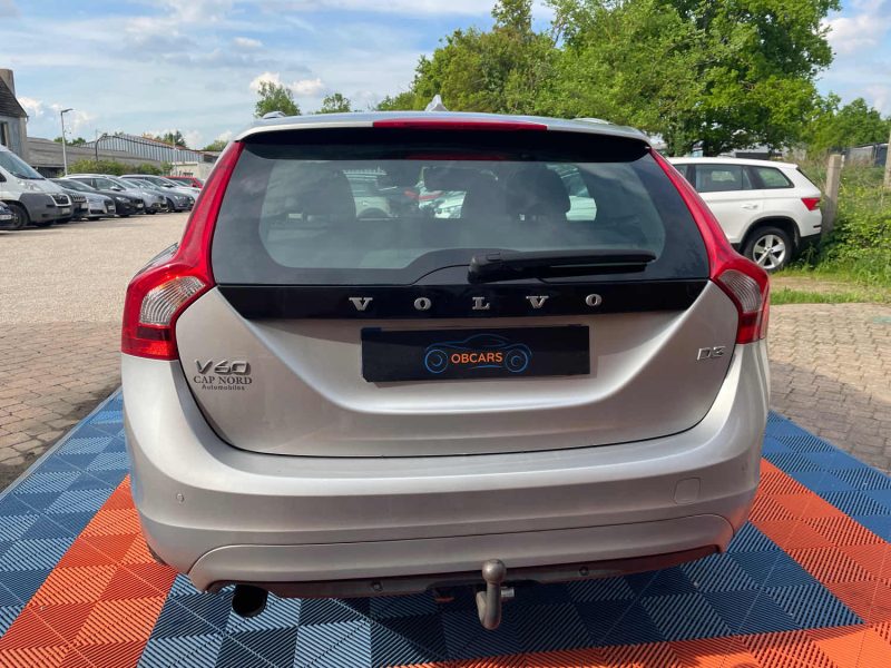 VOLVO V60 2015  2.0 TDi   Geartronic 150 cv Boîte auto