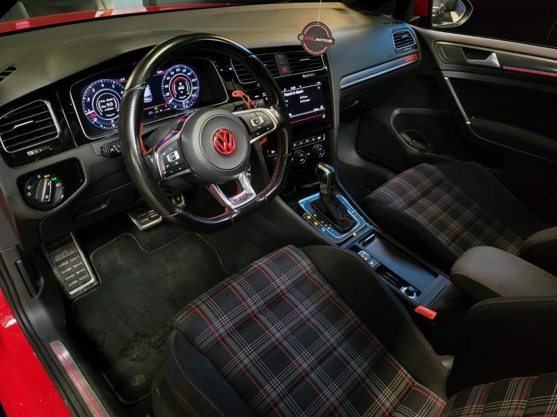 VOLKSWAGEN GOLF 2.0 GTI STAGE 2 +300CV DSG 6 / TOIT OUVRANT + VIRTUAL COCKPIT + DYNAMIC LIGHT /