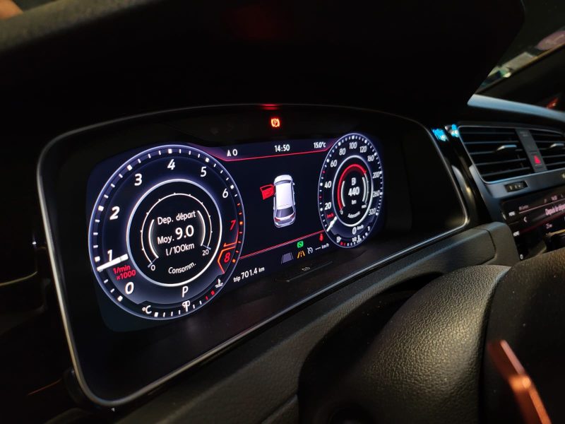 VOLKSWAGEN GOLF 2.0 GTI STAGE 2 +300CV DSG 6 / TOIT OUVRANT + VIRTUAL COCKPIT + DYNAMIC LIGHT /