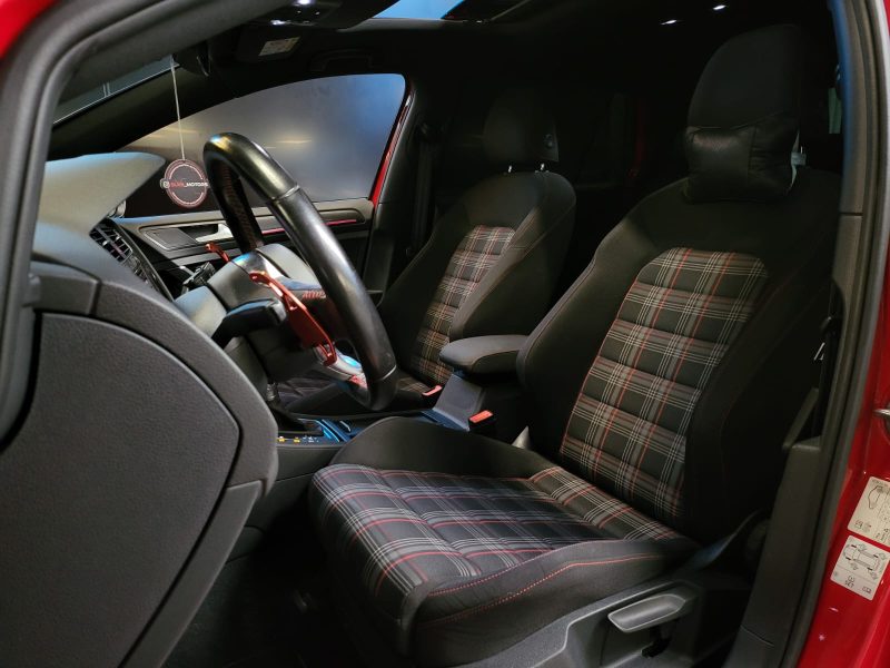 VOLKSWAGEN GOLF 2.0 GTI STAGE 2 +300CV DSG 6 / TOIT OUVRANT + VIRTUAL COCKPIT + DYNAMIC LIGHT /