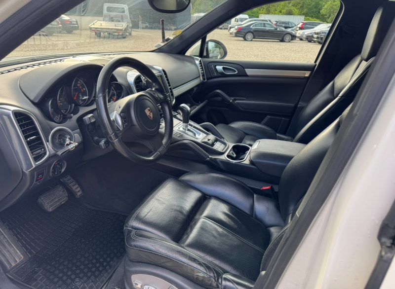 PORSCHE CAYENNE 2011