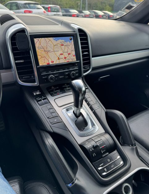 PORSCHE CAYENNE 2011