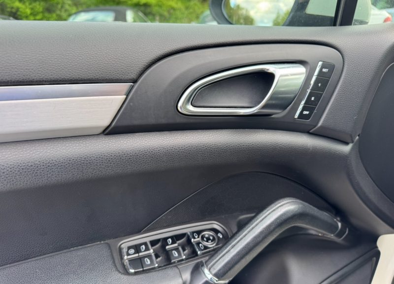 PORSCHE CAYENNE 2011