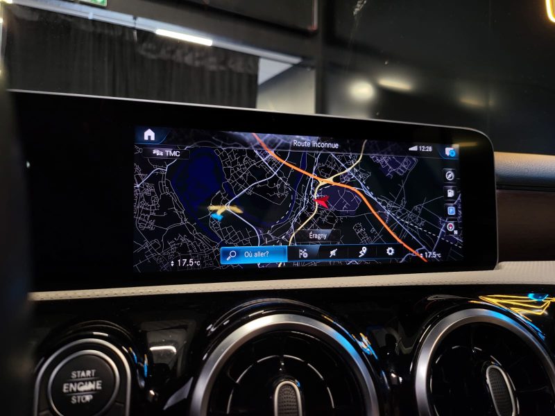 MERCEDES CLASSE A 180 136cv PROGRESSIVE LINE / TOIT OUVRANT + ATTELAGE + CUIR BLANC /